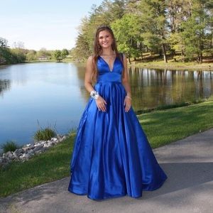 Sherri Hill blue prom dress !!